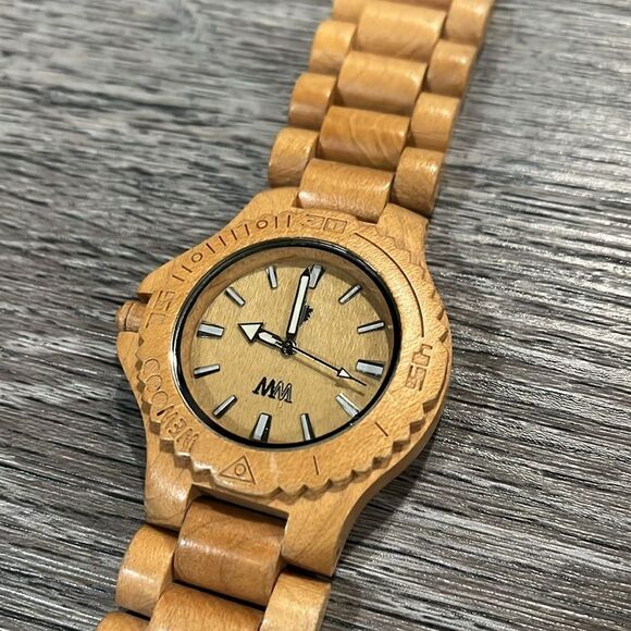 Wewood light wood watch with extensions